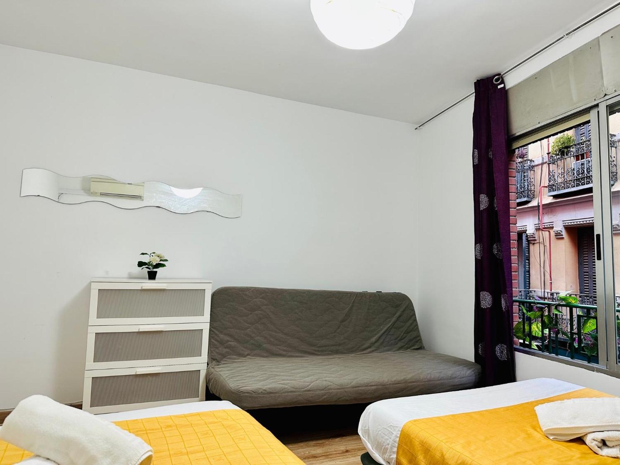 Punta Me Rooms In Madrid Downtown Exterior photo