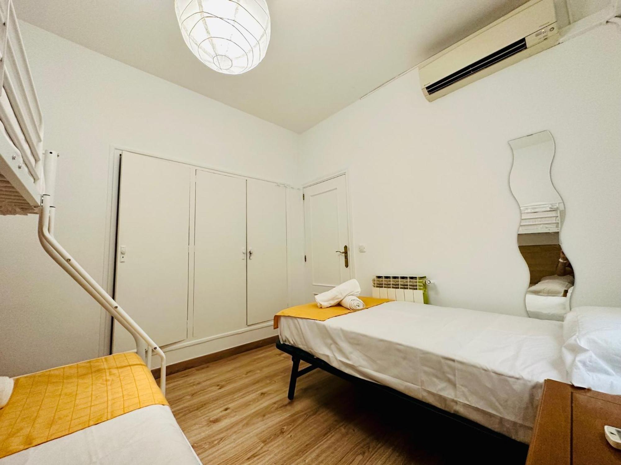 Punta Me Rooms In Madrid Downtown Exterior photo