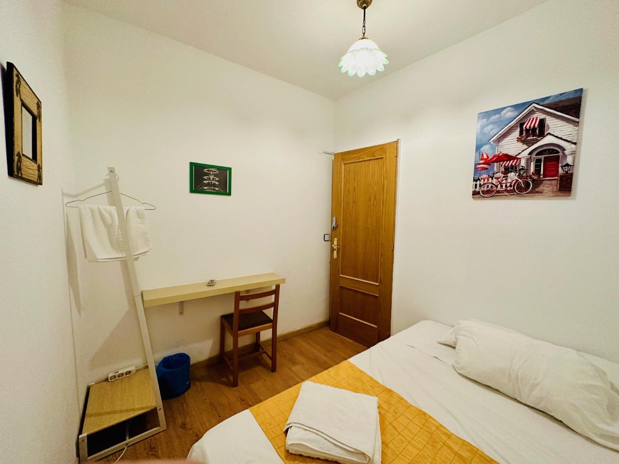 Punta Me Rooms In Madrid Downtown Exterior photo